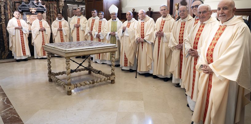Homenaje a sacerdotes que cumplen Bodas de Plata, Oro y Diamante