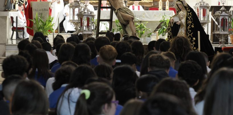 Tres colegios católicos del barrio de Las Delicias se unen para celebrar el inicio del curso escolar en la Parroquia del Carmen