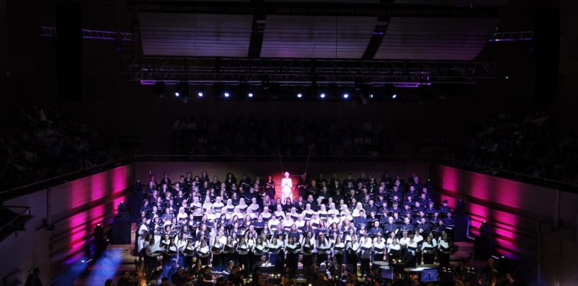 La batuta de Goyo Casado eleva por Adviento el canto de oración de 250 corazones en ‘Lux Dei Adventus’