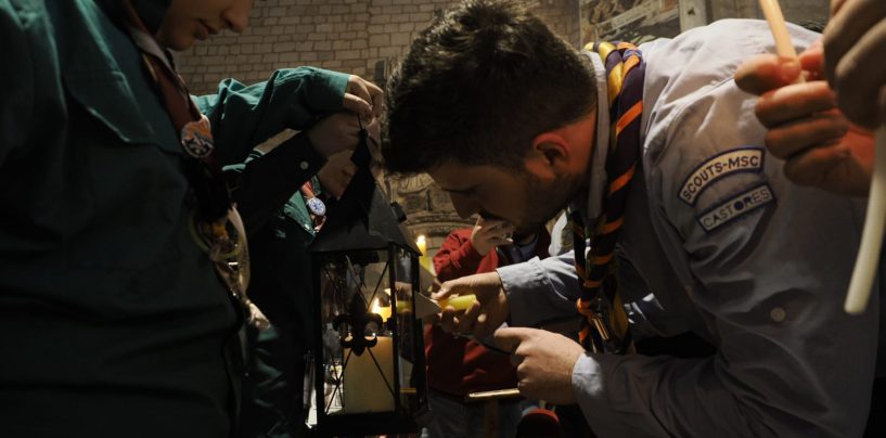 Los scouts católicos iluminan desde Valladolid la Navidad de toda España con la luz de Belén: “Portadores de paz”